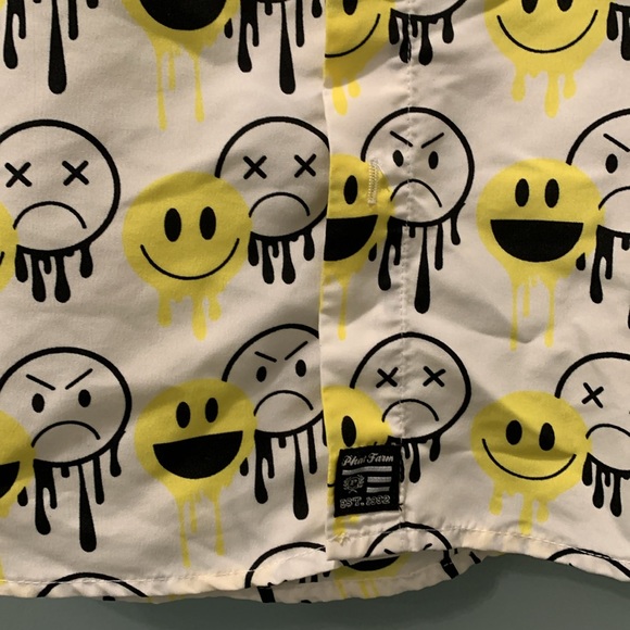 Phat Farm Juniors (male) Smiley Button Front Shirt with Short Sleeves - Picture 4 of 7